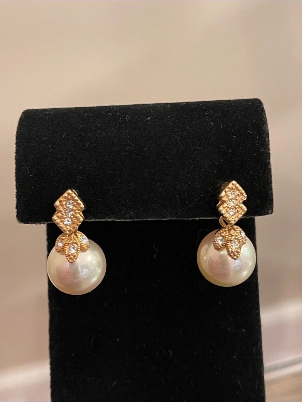 Vintage Geometric Diamond-shaped Gold-tone Accented with Dangling Faux Pearls